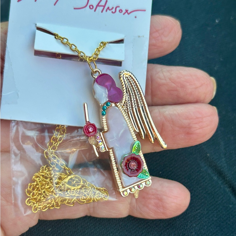 BETSEY JOHNSON Pink Angel Pendant on Chain NEW ON CARD - Picture 4 of 5